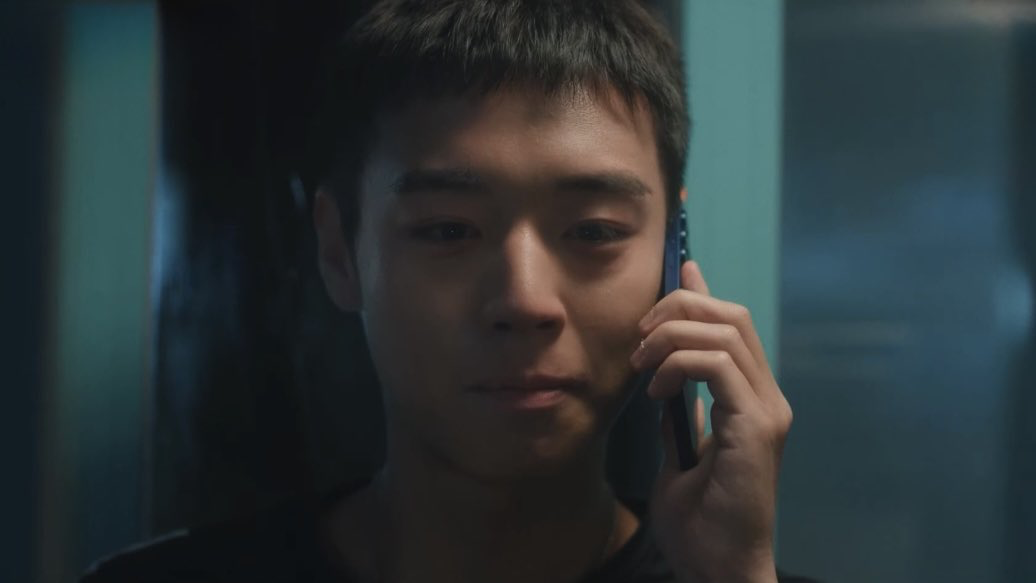 은근 웃음 버튼이었어요