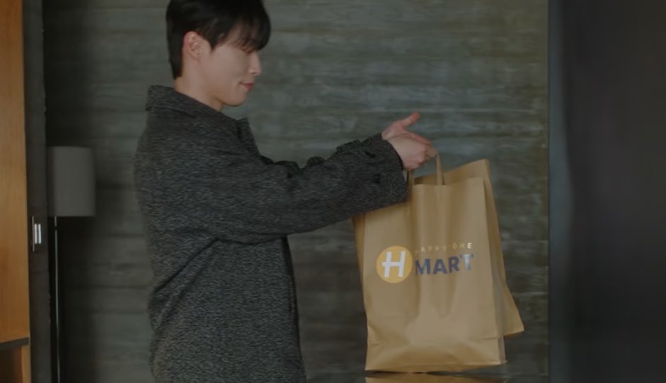 서리랑 광남이 시식알바하던 마트